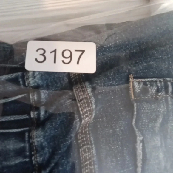 Pull on women's denium distressed pants size extra large - Picture 5 of 5